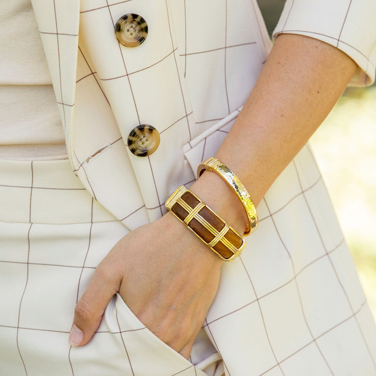 Gaia Hinged Bangle | Capucine De Wulf