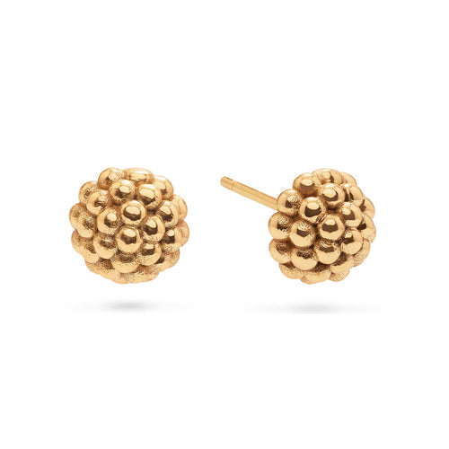 Gorgeous orbs of gilded berries strike the perfect balance of subtle splendor and sophistication to elevate without overdoing it, from black tie soirée to a baseball cap and t-shirt on gameday. These stunning studs will quickly become your go-to earrings for practically everything. 