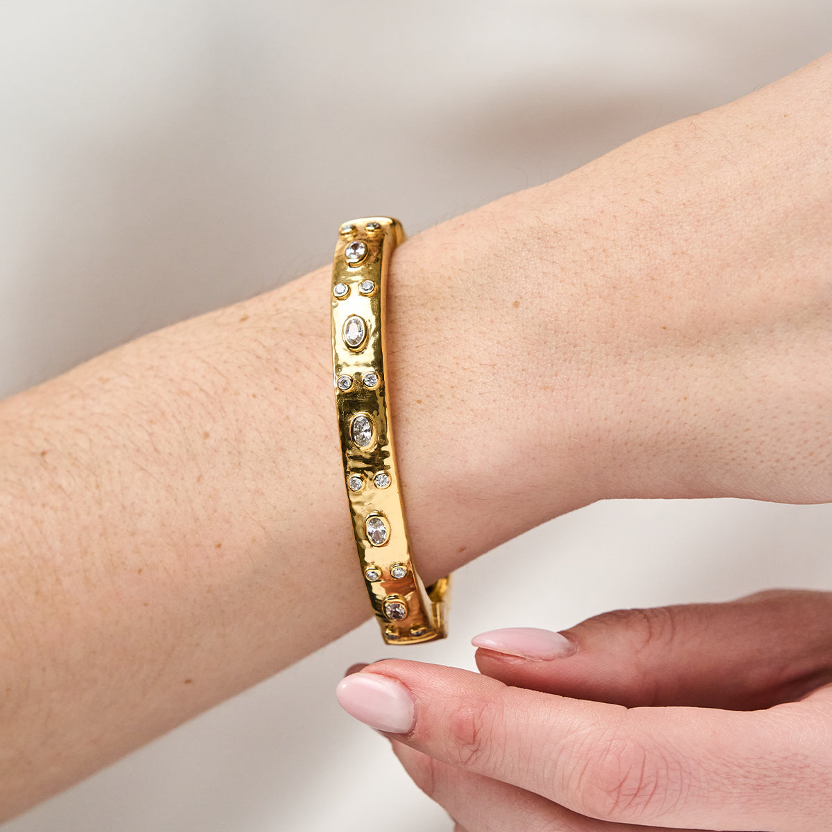Maharani Hinged Bangle - Clear Cubic Zirconia – Capucine De Wulf
