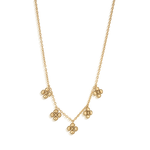 This dainty necklace chain is interspersed with golden clovers featuring intricate detailing for an effect that’s stunning yet subtle. A beautiful token of everlasting luck wherever you may roam.