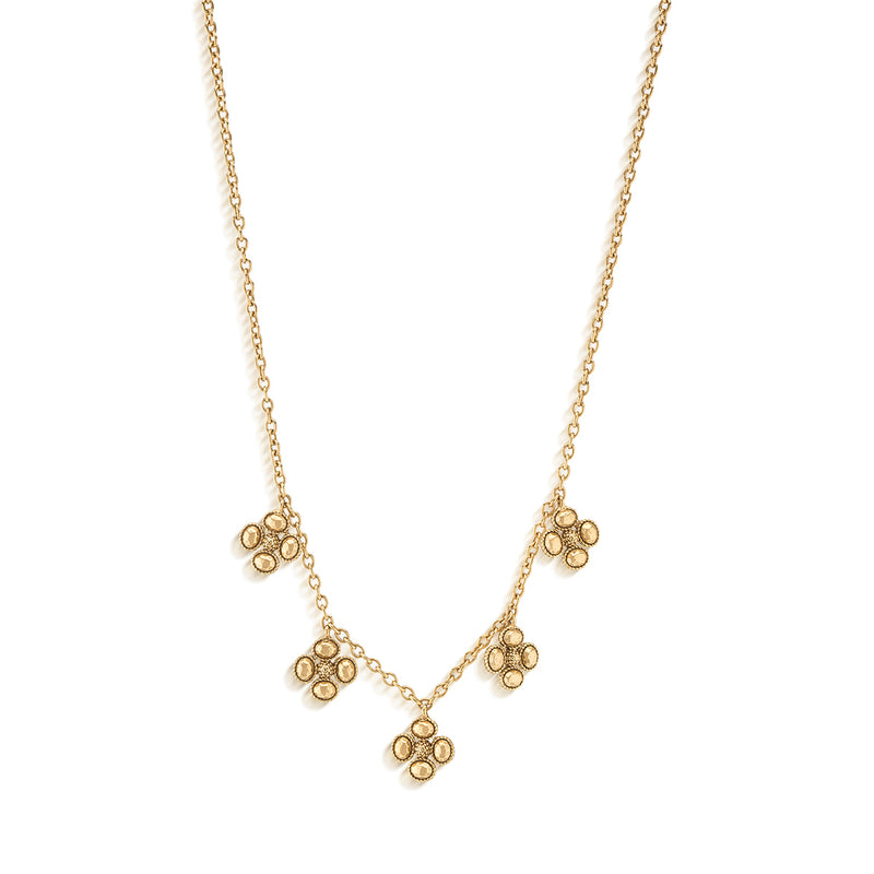 This dainty necklace chain is interspersed with golden clovers featuring intricate detailing for an effect that’s stunning yet subtle. A beautiful token of everlasting luck wherever you may roam.