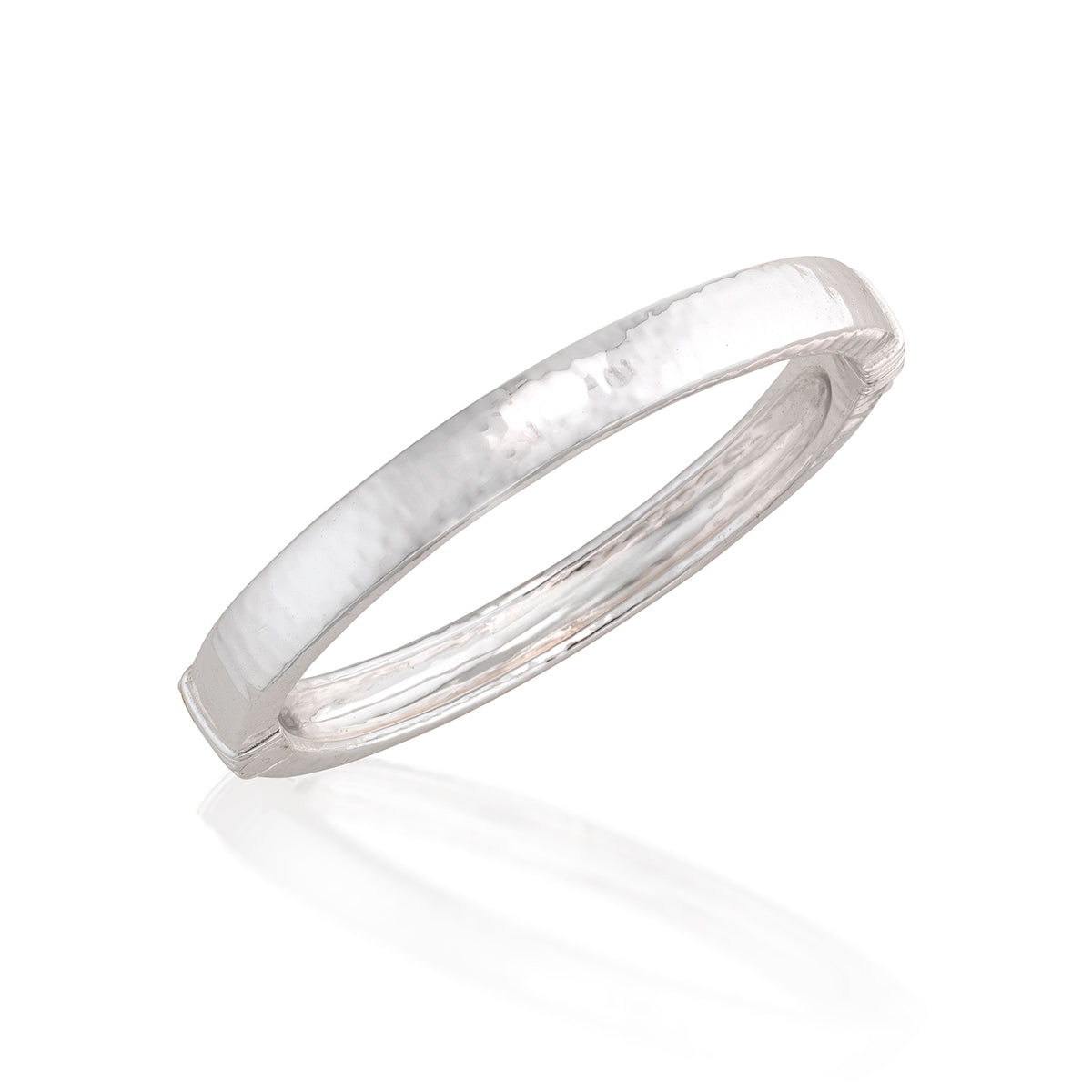 Cleopatra Oval Hinged Bangle - Silver Detail