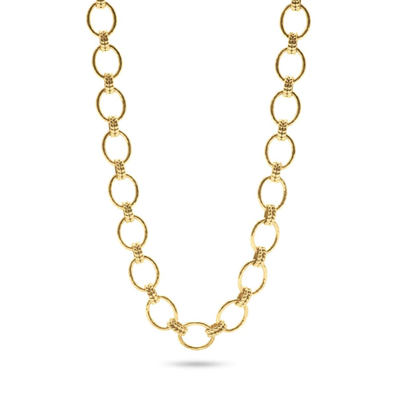 A statement piece fit for the OG (Original Goddess) of unapologetic feminine power, our Cleopatra Grande Link necklace features an elegant braided motif and oversized links wrought in radiant hammered gold. 